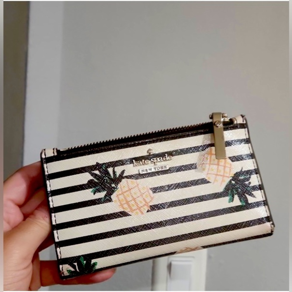 NWOT Kate Spade Mikey Wallet